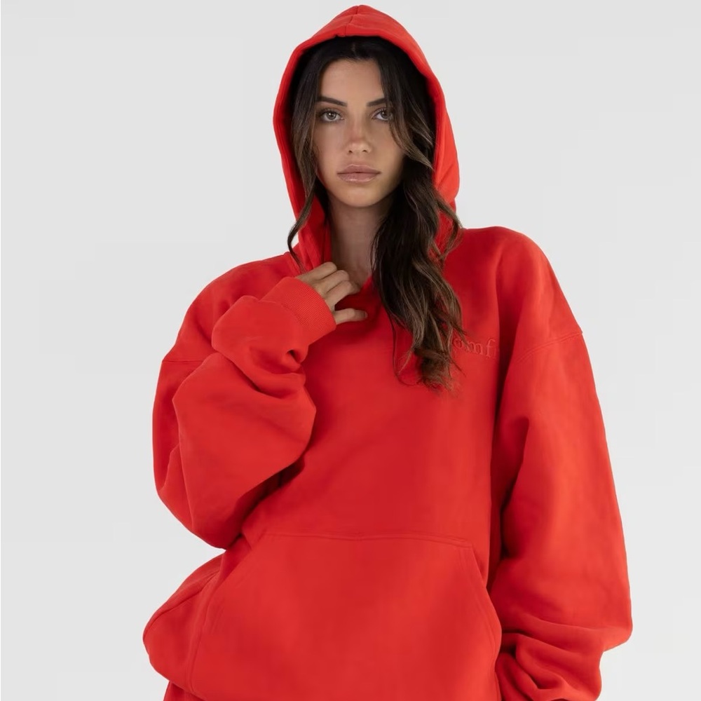 New Comfrt Minimalist Hoodie L Crimson